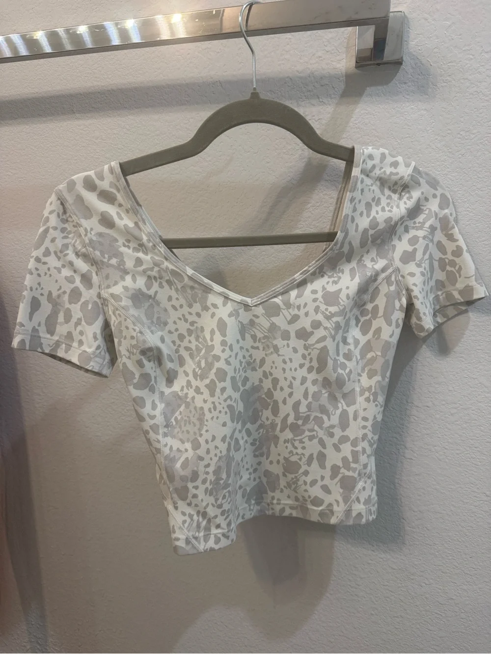 Lululemon Align T-Shirt Cheetah Camo Antique White/Grey